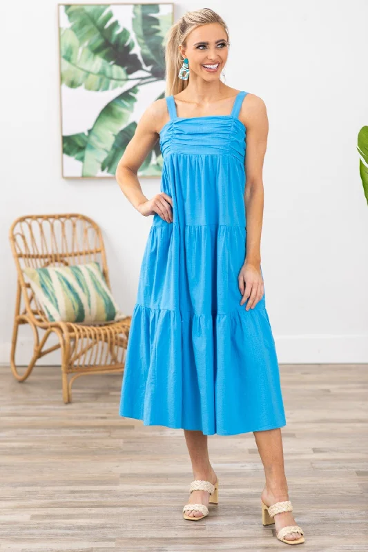  Catch Every Fashion TrendBlue Ruched Bodice Midi Dress