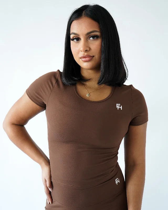  Women's Clothing And Garments SetsPerformance Tee - Clay