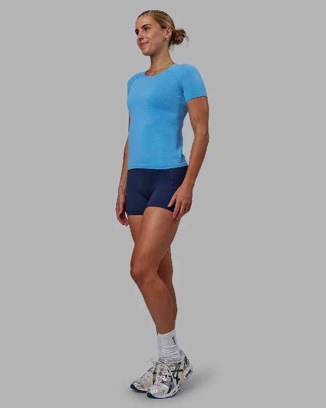  Stylish Women's ApparelAeroFLX+ Seamless Tee - Azure Blue/Azure Blue