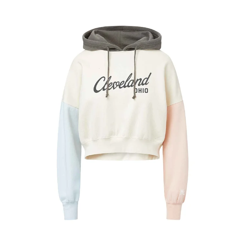  Women's Casual ApparelCleveland Heart Script - Color Block Womens Pullover Cropped Hoodie