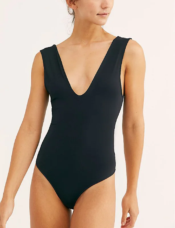  Women's Vintage-Inspired OutfitKeep It Sleek Bodysuit in Black