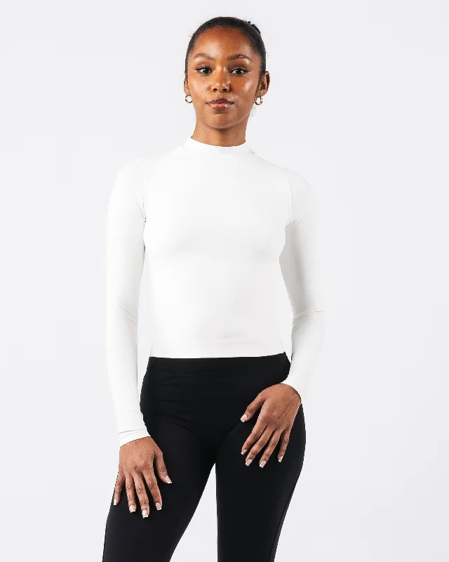  Huge Discounts This WeekBasics Turtleneck - Lace