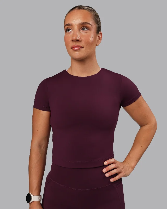  Women's Stylish Professional GarmentsStaple Cropped Tee - Cherry Lacquer